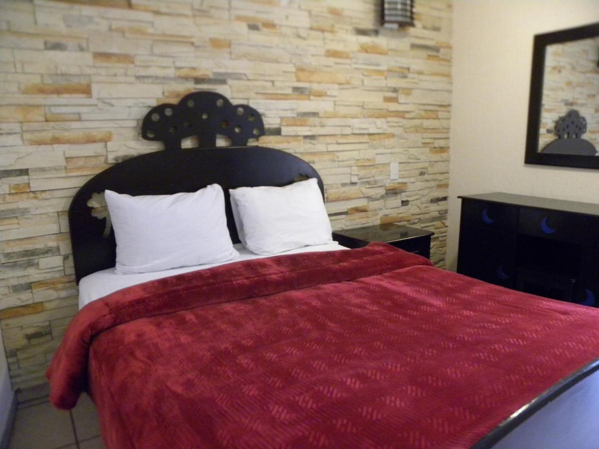 Hotel & Glamping Huasca Sierra Verde กูอัสกา เด โอกัมโป ภายนอก รูปภาพ