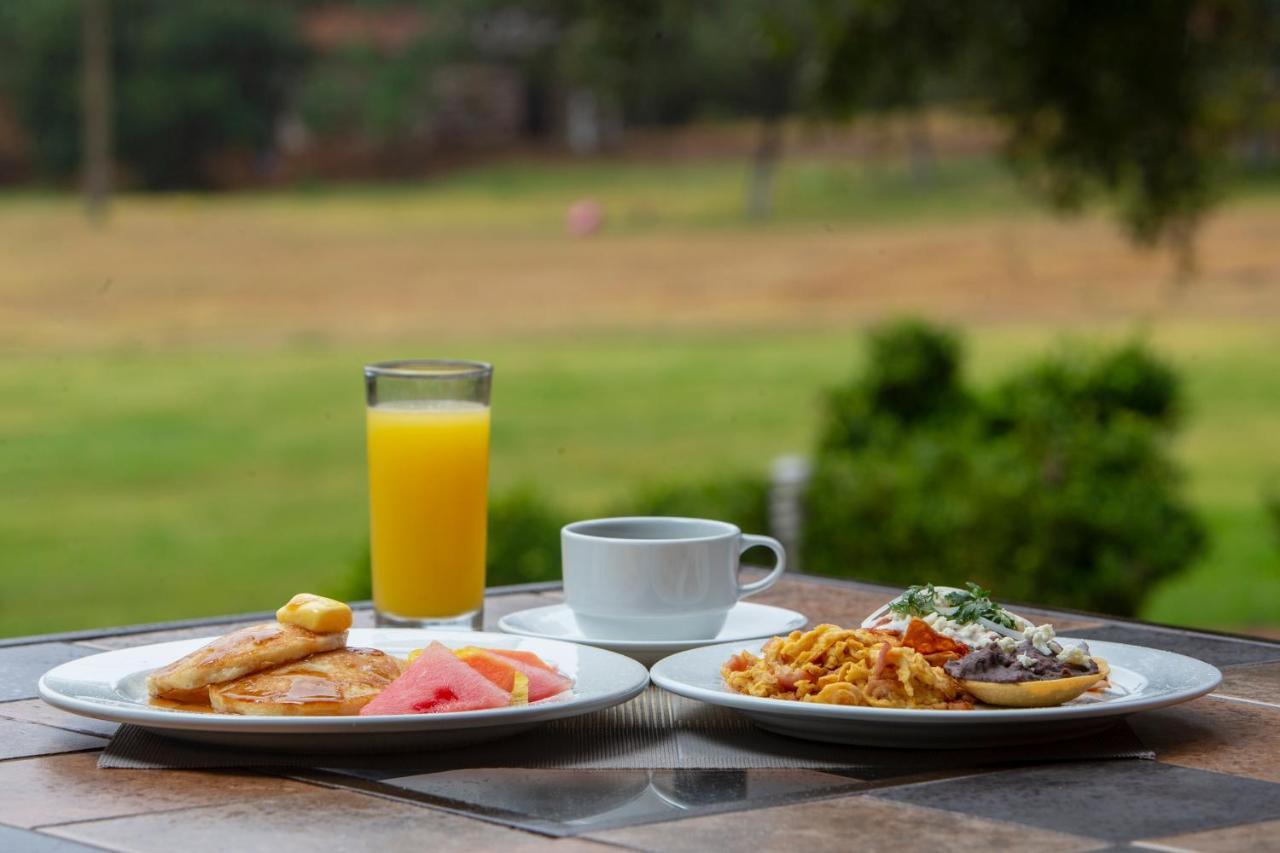 Hotel & Glamping Huasca Sierra Verde กูอัสกา เด โอกัมโป ภายนอก รูปภาพ
